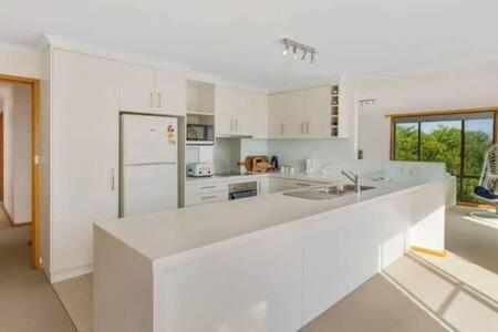 Spacious Modern Home Outstanding Views Sleeps 9 Hobart Exteriér fotografie