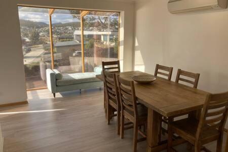 Spacious Modern Home Outstanding Views Sleeps 9 Hobart Exteriér fotografie