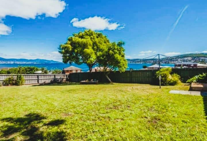 Spacious Modern Home Outstanding Views Sleeps 9 Hobart Exteriér fotografie